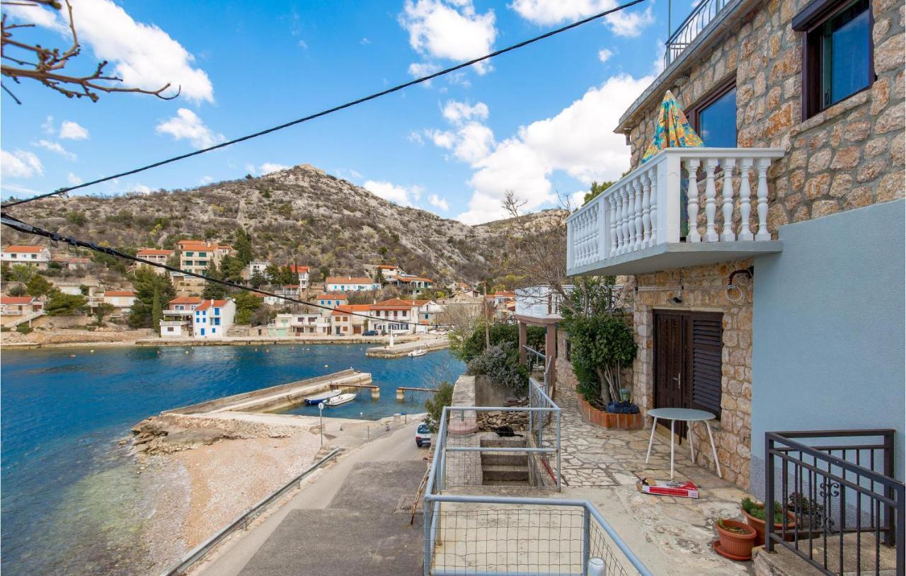 Cozy Apartment In Starigrad With House Sea View Bagian luar foto
