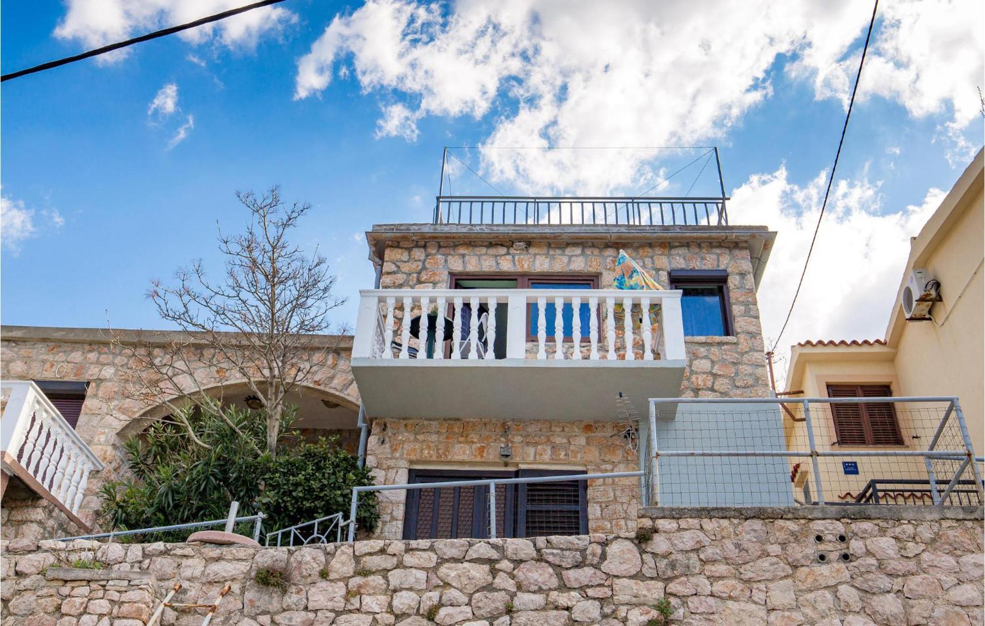Cozy Apartment In Starigrad With House Sea View Bagian luar foto